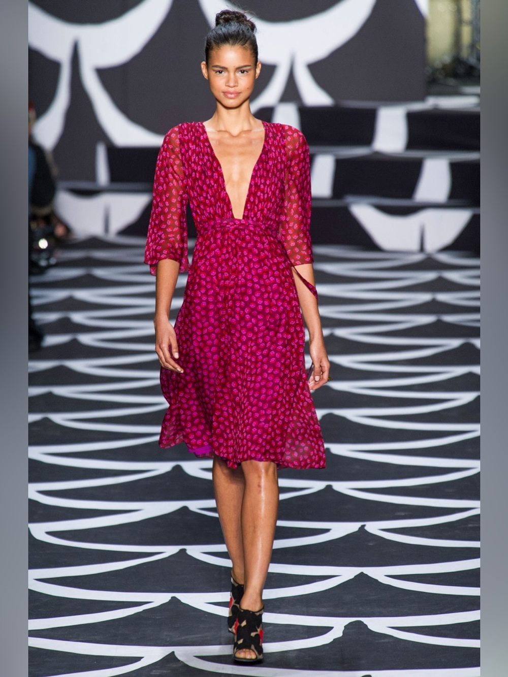 DIANE VON FURSTENBERG Rose 🌹 Wrap Dress